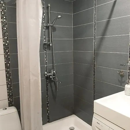 New! Cozy Apartment With Free Guarded Parking Riga Extérieur photo