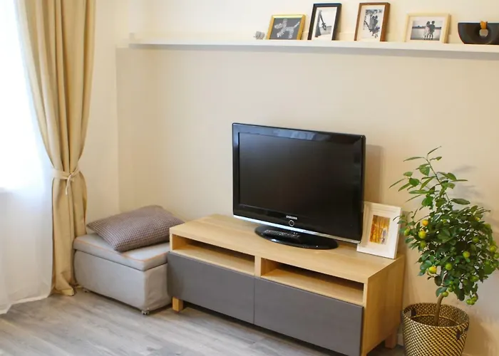 New! Cozy Apartment With Free Guarded Parking
